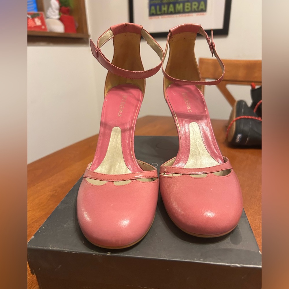 BCBGgirls light mauve round toe ankle strap heel